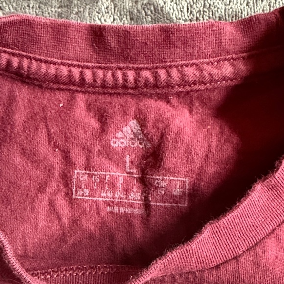 Adidas Maroon Short Sleeve Tee size L Red Sporty Women's Burgundy Logo Athletic - Picture 2 of 3